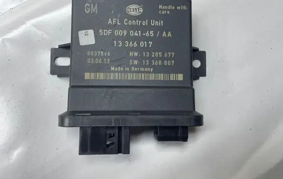 Opel Astra J Light module LCM 13366017