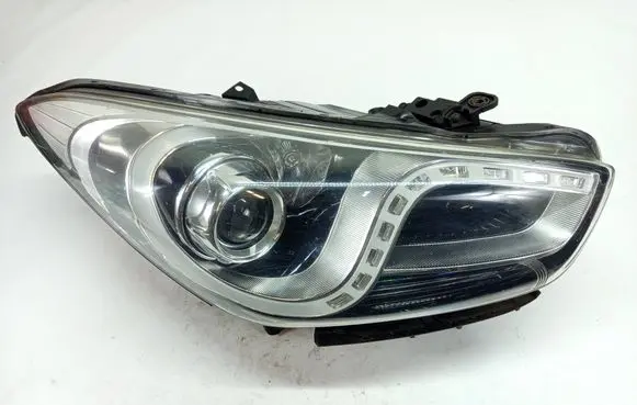 Hyundai i40 Headlight/headlamp 92102-3ZXXX
