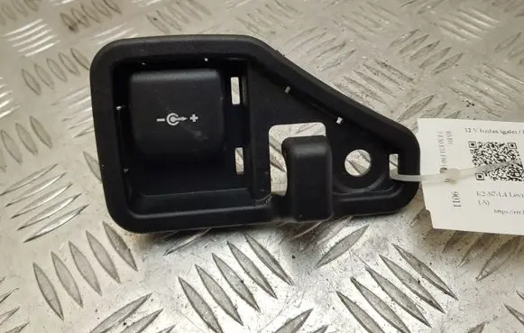 BMW 3 F30 F35 F31 12 V Socket (rear) 044778655