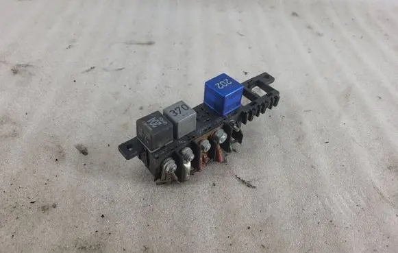 Audi A6 S6 C5 4B Fuse box set 8L0941822A 896083068