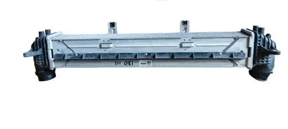 Hyundai i30 Intercooler radiator 2827008000