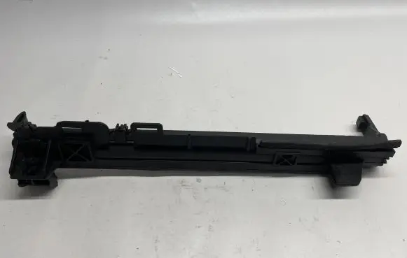 Mercedes-Benz C W204 Radiator support slam panel bracket 0477902914
