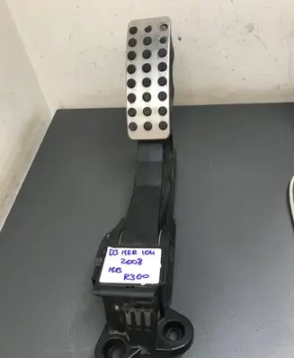 Mercedes-Benz R W251 Accelerator throttle pedal A1643000104
