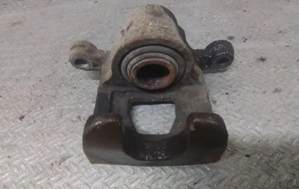 Nissan Qashqai Rear brake caliper