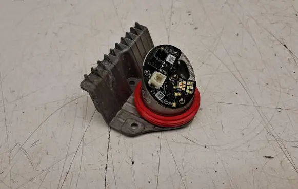 Hyundai i30 LED ballast control module G492151150 0424 0000210305