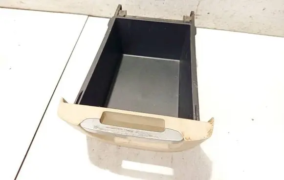 Glove box