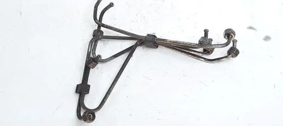 Fuel injector supply line/pipe