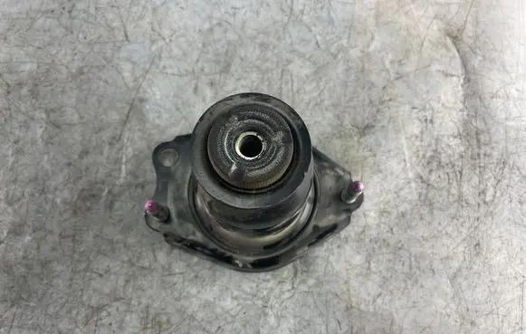 Toyota Corolla E120 E130 Front shock absorber mounting bracket 
