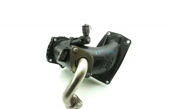 Mercedes-Benz E A207 Air intake hose/pipe A6510900028