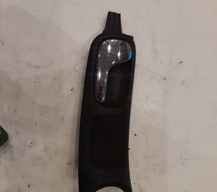 Audi A4 S4 B5 8D Front door interior handle 8D0837019
