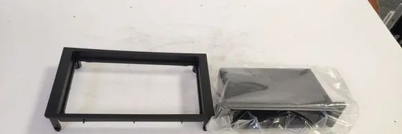 Radio/GPS head unit trim
