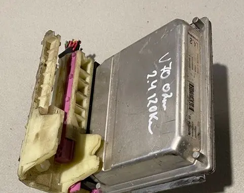 Volvo V70 Engine control unit/module