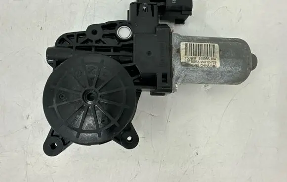 Land Rover Range Rover Evoque L538 Front door window regulator motor 918956104