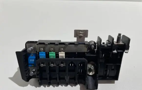 Mercedes-Benz CLA C117 X117 W117 Fuse module A2465401950