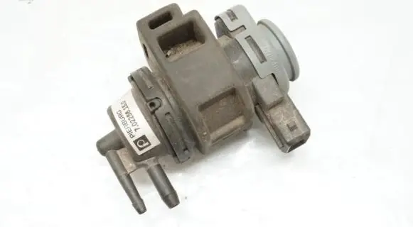 Renault Koleos I Valve vacuum 702256150