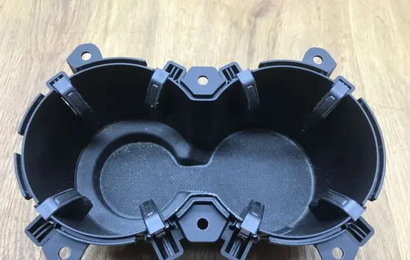 Cup holder front