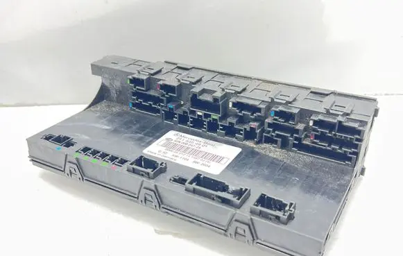 Mercedes-Benz E W211 Fuse module 2115454901 5DK00804725