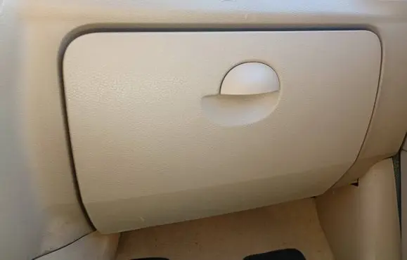 Renault Modus Glove box
