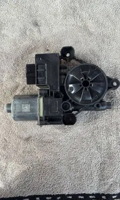 Seat Leon (5F) Rear door window regulator motor 5Q0959812ASE1