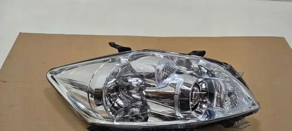 Toyota Auris 150 Headlight/headlamp 8113002A40
