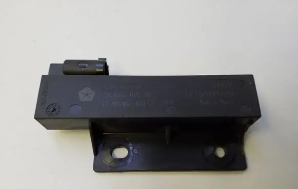 Chrysler Pacifica Aerial antenna amplifier 68068148AA