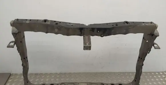Toyota Avensis T270 Radiator support slam panel