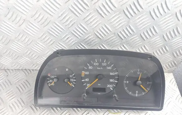 Mercedes-Benz Vito Viano W638 Speedometer (instrument cluster) 0005423001 110008850013