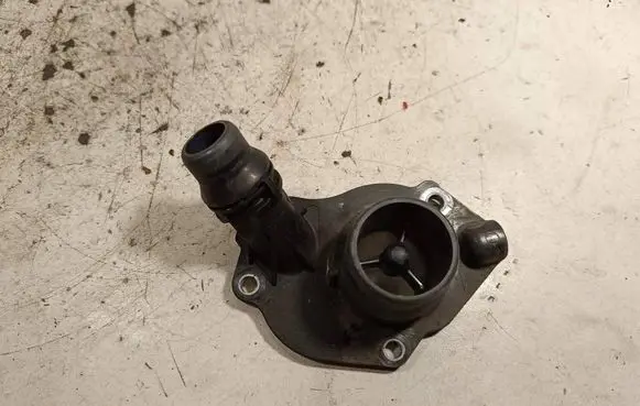 BMW 3 F30 F35 F31 Thermostat/thermostat housing 4107080