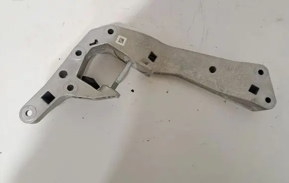 BMW 4 G22 G23 G24 G26 Gearbox mounting bracket 9485312 6861583