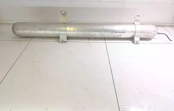 Vacuum air tank
