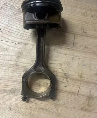 BMW X5 E70 Piston with connecting rod 11247589540