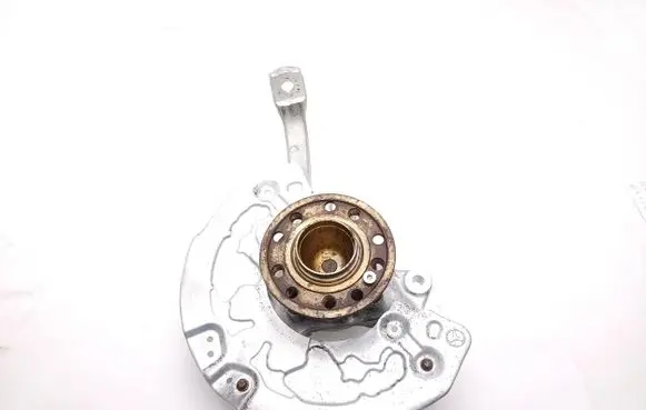 Mercedes-Benz E W213 Front wheel hub A2133324700