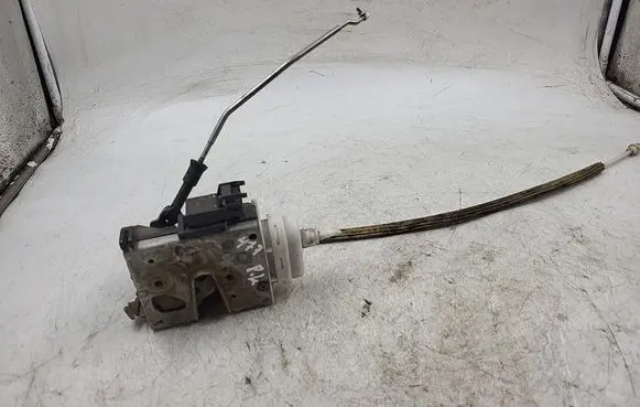 Audi A4 S4 B5 8D Front door lock 