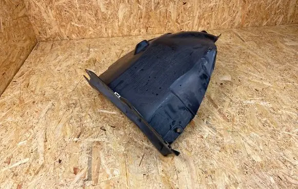 Front wheel arch liner splash guards