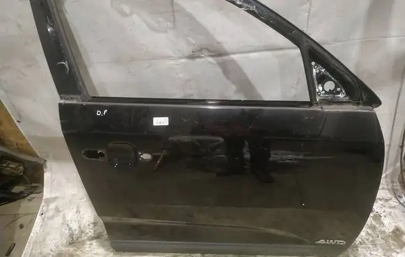 KIA Sorento Front door JUODOS