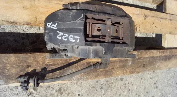 Land Rover Range Rover L322 Front brake caliper