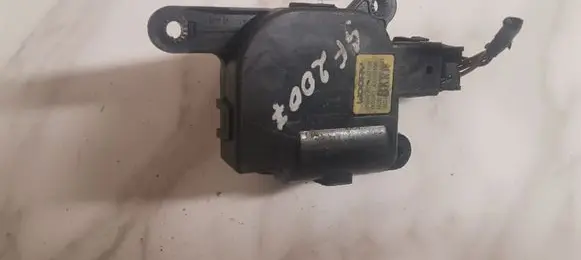 Hyundai Santa Fe Air flap motor/actuator AA1G5100