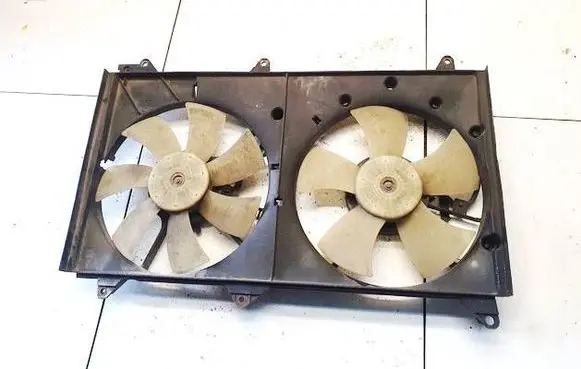 Toyota Avensis Verso Radiator cooling fan shroud
