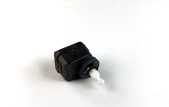 Headlight level adjustment motor