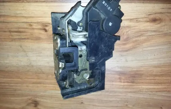 KIA Rio Rear door lock