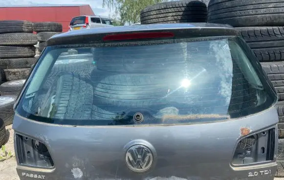 Volkswagen PASSAT B6 Rear windscreen/windshield window 