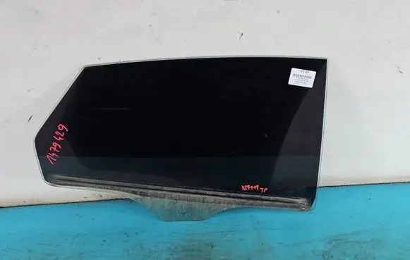 Rear door window glass