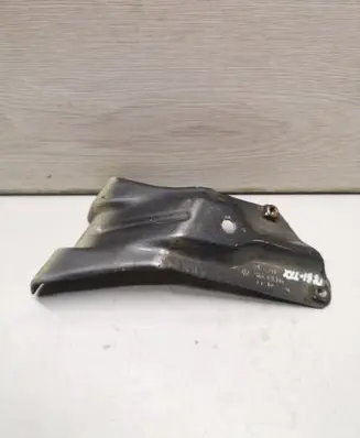 Volkswagen Golf VI Fender mounting bracket 5K6821136