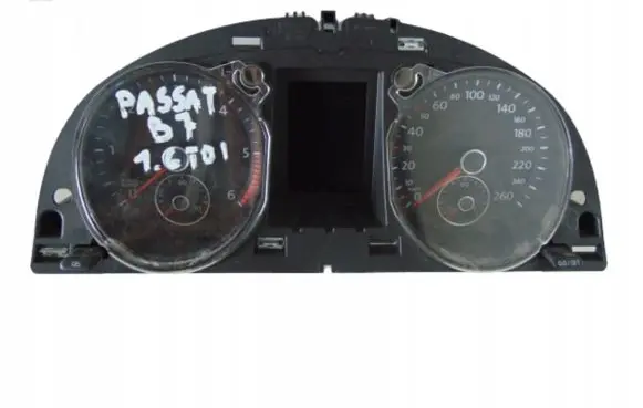 Volkswagen PASSAT B7 Speedometer (instrument cluster) 3AA920870A