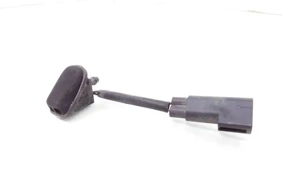 Windshield washer spray nozzle