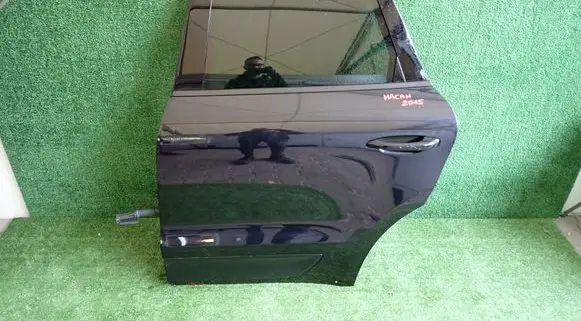 Porsche Macan (95B) Rear door
