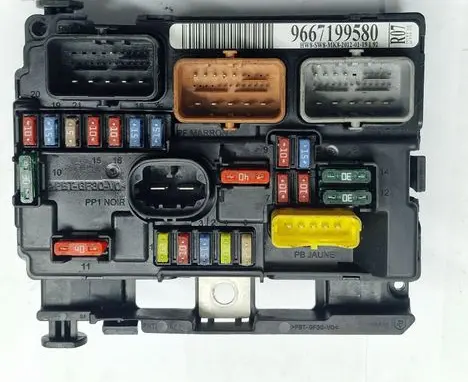 Peugeot 207 BSM Control unit 9667199580 BSMR0700 R07