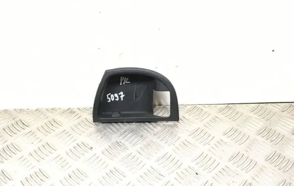 Hyundai Santa Fe Front door interior handle trim 826112B000