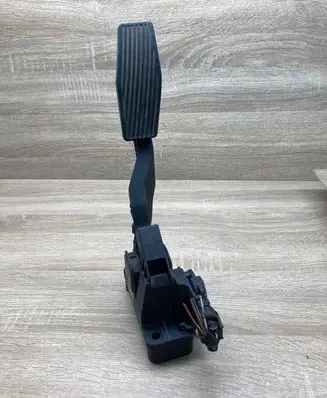 Opel Zafira A Accelerator throttle pedal 90581208AQ 0281002298