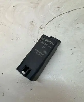 Land Rover Evoque I Glow plug pre-heat relay 0281003123 20150914